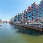 Apartament Granaria Prime Location By The River *