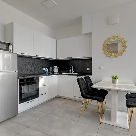 Granaria Prime Location By The River Gdansk